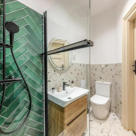 Parliament Retreat - With Ac And Balcony Lejlighed